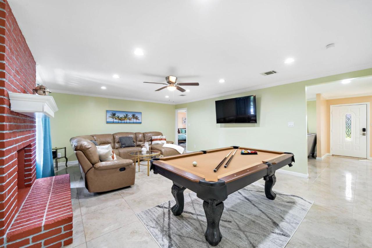 Pool Oasis Games Wifi Bbq Yard Sleep 16 Villa Houston Exteriör bild